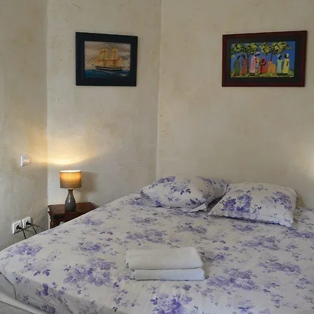 Studio Holiday In Raphael *