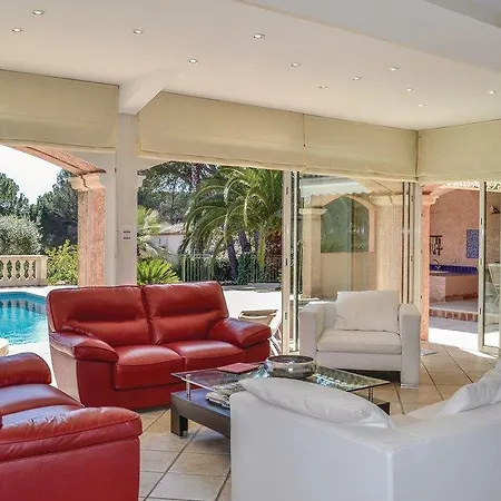 Studio Holiday In Raphael