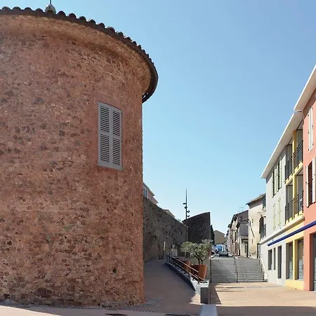 Holiday home Studio Holiday In Raphael Saint-Raphael (Var)
