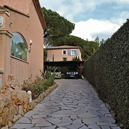 Studio Holiday In Raphael